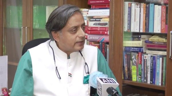 पेगासस मामले पर बोले थरूर- सिर्फ सरकार ही खर्च कर सकती है जासूसी के लिए करोड़ों, हो निष्पक्ष जांच