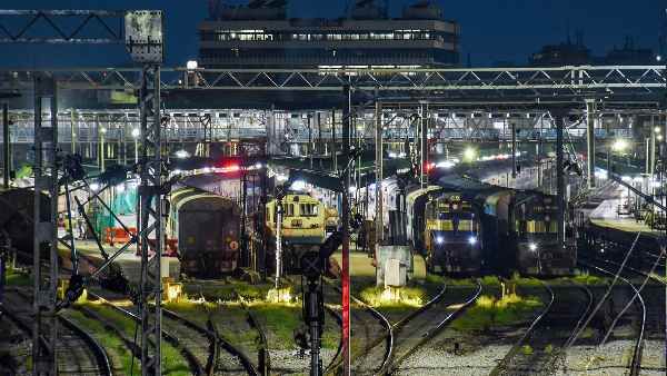 Indian Railways: 11 जुलाई से इन सभी स्पेशल ट्रेनों की बदल जाएगी टाइमिंग, पूरी लिस्ट यहां देखिए