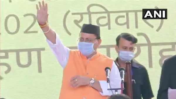 Uttarakhand: पुष्कर सिंह धामी ने ली मुख्यमंत्री पद की शपथ, बने उत्तराखंड के सबसे युवा CM