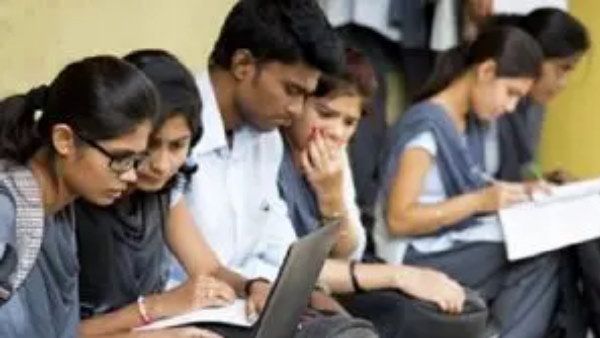 यूपी बोर्ड परीक्षा 2021: अगस्त के पहले सप्ताह में एक साथ जारी होगा 10वीं और 12वीं का रिजल्ट,ये होगा फॉर्मूला