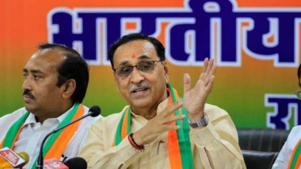 गुजरात: कांग्रेस ने पूर्व CM विजय रुपाणी पर साधा निशाना, 27 हजार करोड़ के भूमि घोटाले का लगाया आरोप