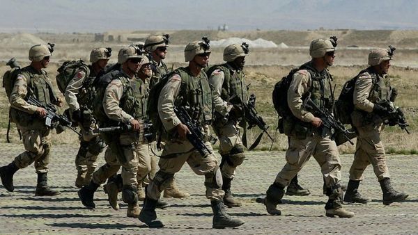 अमेरिका अफ़ग़ानिस्तान से निकलने की जल्दी में क्यों है?