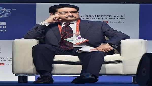 कुमार मंगलम बिड़ला ने वोडाफोन-आइडिया के चेयरमैन के पद से दिया इस्तीफा