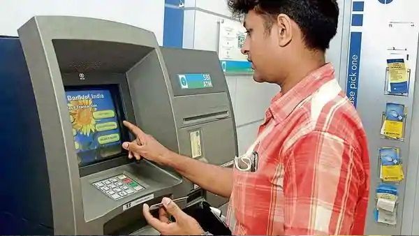 ATM कार्ड पर फ्री में मिल सकता है 5 लाख रुपए, जानें क्या है क्लेम का पूरा तरीका