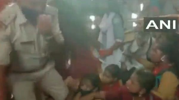 झारखंड में छात्राओं पर लाठीचार्ज का विडियो वायरल, मंत्री ने दिए जांच के आदेश, बोले- दोषियों पर होगी कार्रवाई