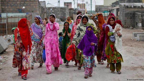 माहमारी की महामारः ये महिलाएं अब शायद ही कभी लौटें