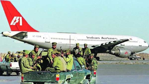 तालिबान और कंधार संकट: जब भारत के 178 विमान यात्री 8 दिनों तक फंसे रहे जिंदगी और मौत के बीच
