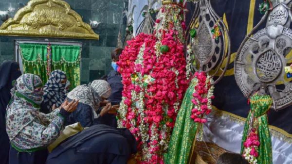 Muharram Shayari: आज है मुहर्रम, अपनों को इन शायरियों और संदेशों से समझाएं मुहर्रम का मतलब