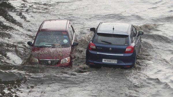 Weather Warning: उत्तर से लेकर दक्षिण तक भारी बारिश के आसार, UP-MP-बिहार में Alert जारी