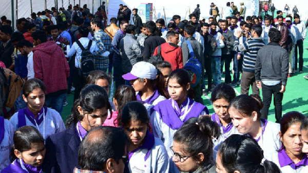 जापान से लेकर US, फिनलैंड से लेकर फ्रांस तक... इस सेक्टर में भारत पर पर कैसे निर्भर हुई दुनिया?