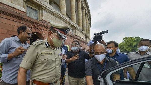 सुप्रीम कोर्ट पहुंचा दिल्ली पुलिस कमिश्नर राकेश अस्थाना की नियुक्ति का मामला, गुरुवार को होगी सुनवाई