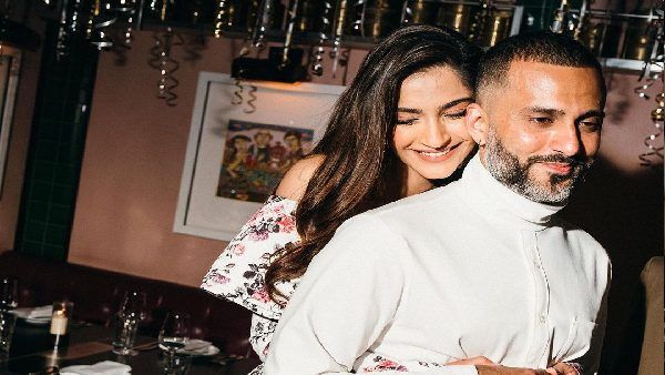 प्रेगनेंसी की खबरों के बीच Sonam Kapoor की नई तस्वीर वायरल, मिल गया जवाब