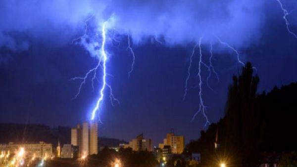 Weather Updates : जन्माष्टमी के मौके पर इन राज्यों में हो सकती है घनघोर वर्षा, IMD ने अलर्ट जारी किया