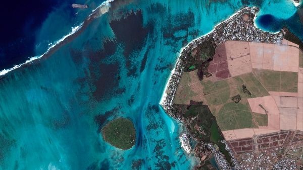 विदेशी मीडिया का बड़ा दावा, इस देश के द्वीप पर विशालकाय सीक्रेट नौसेना अड्डा बना रहा है भारत, चीन का घेराव