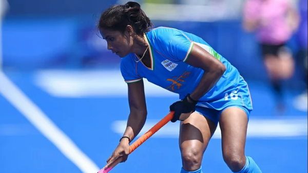 Tokyo Olympic में हार के बाद हॉकी प्‍लेयर वंदना कटारिया के परिजनों को पड़ोसियों ने कहे जातिसूचक शब्द, केस दर्ज