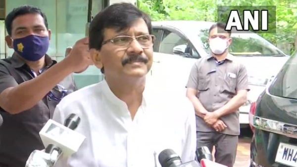 लखीमपुर खीरी घटना: विपक्षी नेताओं की हिरासत पर भड़के संजय राउत, कहा- क्या यूपी पाकिस्तान में है?