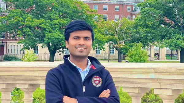 Harvard University में बिहार के शरद सागर ने लहराया भारत का परचम, जीता छात्रसंघ अध्यक्ष का चुनाव