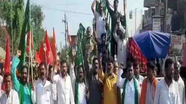 बिहार में भारत बंद को सफल बनाने के लिए सड़क पर उतरे महागठबंधन के कार्यकर्ता, तेजस्वी रहे नदारद