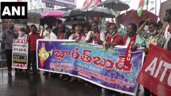 भारत बंद पूरी तरह सफल रहा, अब किसान मोर्चा के साथ आगे की रणनीति बनाएंगे-राकेश टिकैत