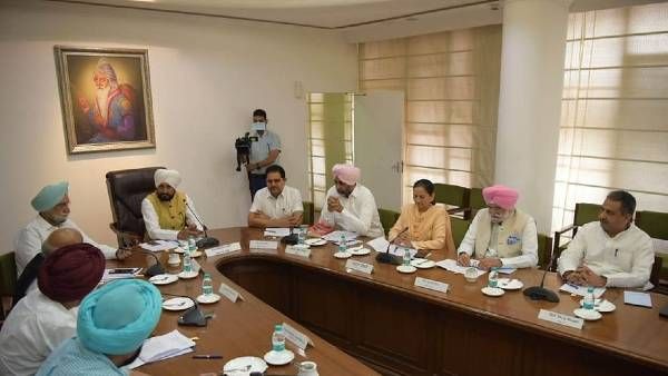 पंजाब: CM चन्नी ने बुलाई इमरजेंसी मीटिंग, किसानों के मुद्दे को लेकर तैयार की ये रणनीति