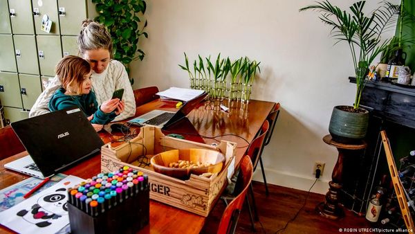 सर्वे: महामारी के बाद भी अधिकांश जर्मन घर से ही काम करना चाहते हैं