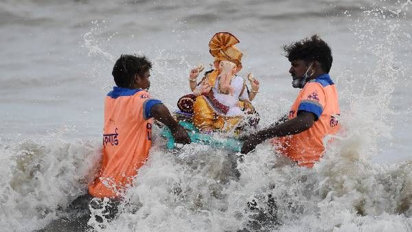 Ganesh Visarjan Havan Mantra : भगवान गणेश के विसर्जन से पूर्व किए जाने वाले हवन यज्ञ की पूजा विधि और मंत्र