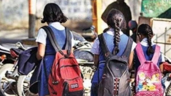 शर्मनाक : पीरियड्स का पता लगाने के लिए स्कूल में छात्राओं के कपड़े उतरवाकर की गई चेकिंग, जांच के आदेश