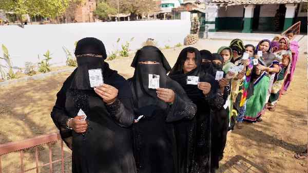 कैसे यूपी चुनाव में ओवैसी की एंट्री से बदल रहा है मुस्लिम वोटों का समीकरण ? जानिए