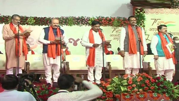 गुजरात का नया मंत्रिमंडल: CM भूपेंद्र पटेल की पूरी टीम नई, कुल 24 मंत्रियों ने ली शपथ, जानिए इन्हें