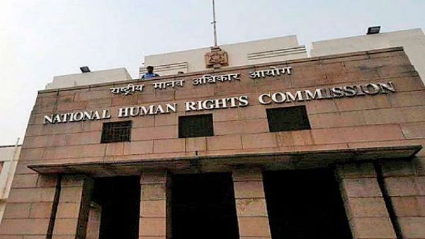 SC के बाहर रेप पीड़िता के आत्मदाह मामले में NHRC ने लिया संज्ञान, DGP UP, दिल्ली पुलिस कमिश्नर को भेजा नोटिस