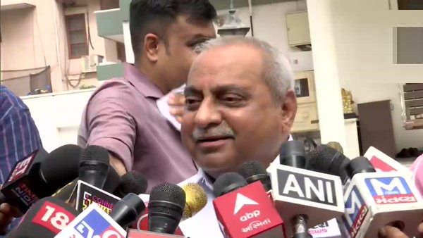 गुजरात को नया CM मिला, लेकिन डिप्टी CM पर अभी सस्पेंस, नितिन पटेल बोले- मुझे पद मिले न मिले, काम करता रहूंगा