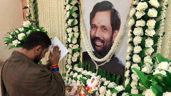 रामविलास पासवान की पहली पुण्यतिथि आज, 'मेगा' कार्यक्रम की तैयारी, PM मोदी ने लिखा भावुक संदेश