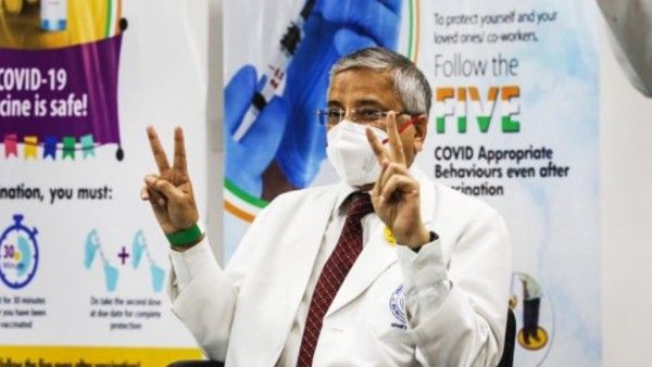 AIIMS डायरेक्टर ने किया स्कूल खुलने का समर्थन, कहा- सभी बच्चों को वैक्सीन देने में लगेंगे 9 महीने