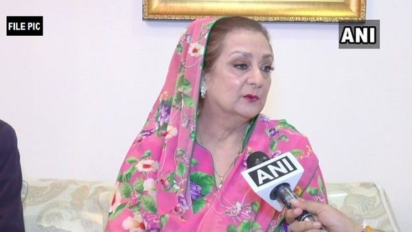 सायरा बानो को हिंदुजा अस्पताल के ICU वॉर्ड में किया गया शिफ्ट, तीन दिन पहले कराया गया था भर्ती