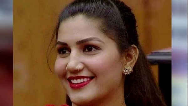 हरियाणवी डांसर सपना चौधरी के सड़क हादसे में मौत की खबर सोशल मीडिया पर वायरल, पति वीर साहू बोले- अफवाह है