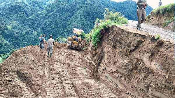 BRO: अरुणाचल प्रदेश में शुरू हुआ 6 पैदल ट्रैक का निर्माण, चीन की चालबाजियों पर यूं लगेगी लगाम