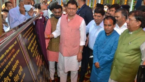 उत्तराखंड: पीएम केयर फंड से बने ऑक्सीजन प्लांट और आईसीयू का CM पुष्कर सिंह धामी ने किया उद्घाटन