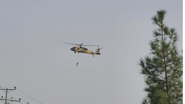 अमेरिकी 'जासूस' को हेलीकॉप्टर से लटकाकर फांसी दे रहा था तालिबान? जानिए वायरल वीडियो की सच्चाई