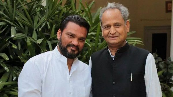 फोन टैपिंग : 2 साल बाद नोटिस के बाद क्राइम ब्रांच दिल्ली में आज पेश होंगे CM गहलोत के OSD लोकेश शर्मा