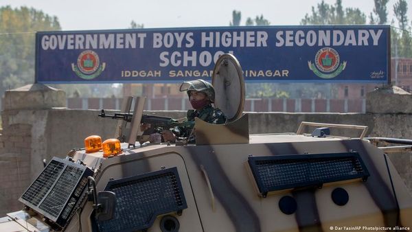 कश्मीर में दहशत के बीच भारत ने कहा, दुबई करेगा बड़ा निवेश