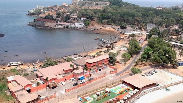 हर घर को ठंडा रखने के लिए एक मां की जद्दोजहद