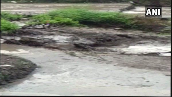 उत्तराखंड में भारी बारिश की चेतावनी, सीएम धामी ने पुलिस, SDRF को दिए अलर्ट रहने के निर्देश