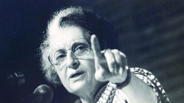 इंदिरा गांधी के जमाने में ही कांग्रेस में शुरू हो गई थी 