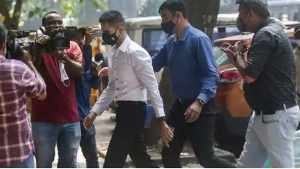 समीर वानखेड़े के घर पहुंचे SC/ST आयोग के वाइस चेयरमैन, पत्नी ने कहा- परिवार की सुरक्षा को खतरा