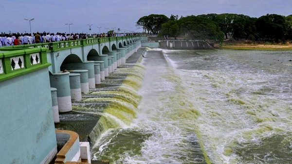 कर्नाटक में भारी बारिश: कृष्णा राजा सागर बांध के बढ़े जलस्तर से बाढ़ की आशंका, इलाका खाली कराया जा रहा