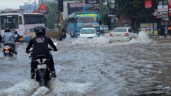 केरल बाढ़: अब 20 अक्टूबर को फिर से खुलेंगे कॉलेज, 19 तक सबरीमाला तीर्थयात्रा कैंसिल