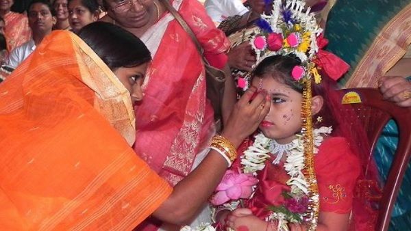 Navratri 2021:  महाअष्टमी आज, जानिए कब करें कन्‍या पूजन, क्या है नियम?
