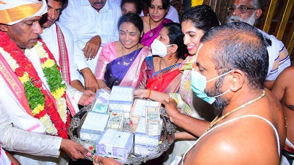 125 किलो सोने से मढ़ा जाएगा तेलंगाना में नृसिंह मंदिर का द्वार, मंत्री ने दिया 1.75 करोड़ कैश, देखिए तस्वीरें