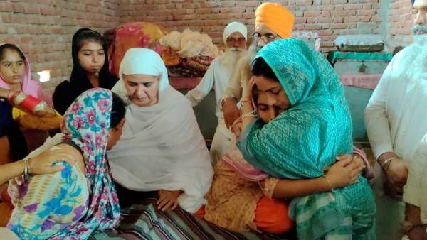 लखीमपुर खीरी हिंसा: कौन समझेगा ग़म, ग़ुस्सा और आंसू के भयावह मंज़र का दर्द?