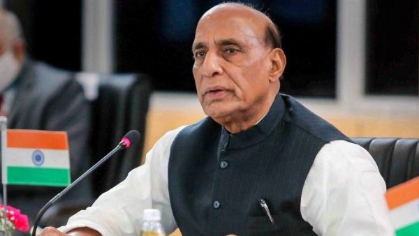 सावरकर पक्के राष्ट्रवादी थे, अंग्रेजों के समक्ष दया याचिका दायर करने को गांधीजी ने कहा था: राजनाथ